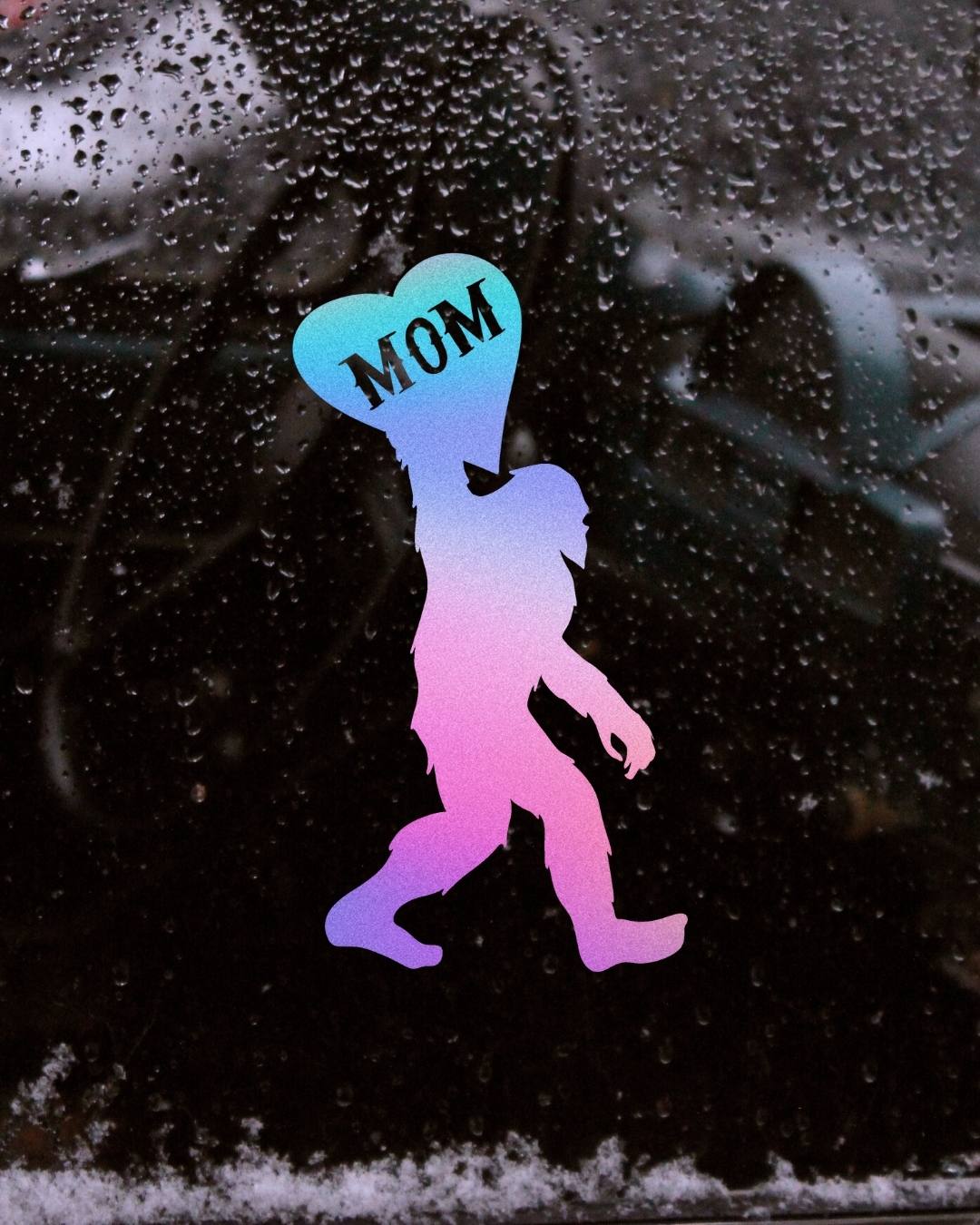 Bigfoot <3 Mom Vinyl Decal